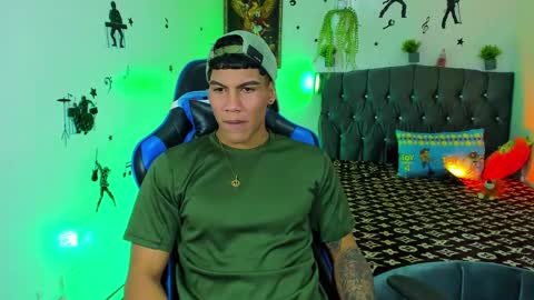 Snapshot of damian_latinxxx chatting on 09/13/25, 03:17 Damian online show from 09/13/25, 03:17