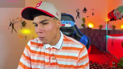 Snapshot of damian_latinxxx chatting on 09/24/25, 03:43 Damian online show from 09/24/25, 03:43