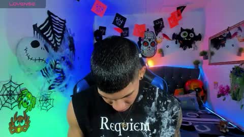 Snapshot of damian_latinxxx chatting on 10/09/25, 03:37 Damian online show from 10/09/25, 03:37