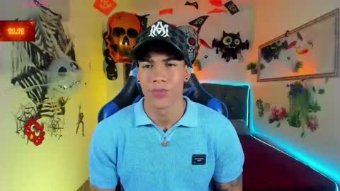 Snapshot of damian_latinxxx chatting on 10/11/25, 03:17 Damian online show from 10/11/25, 03:17