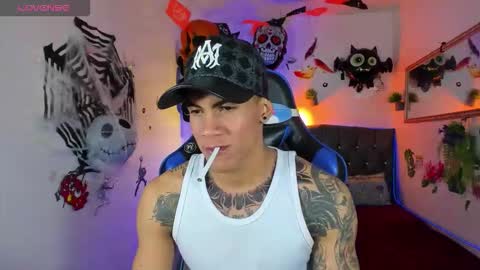 Snapshot of damian_latinxxx chatting on 10/13/25, 03:06 Damian online show from 10/13/25, 03:06