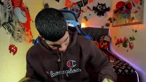 Snapshot of damian_latinxxx chatting on 10/25/25, 03:14 Damian online show from 10/25/25, 03:14