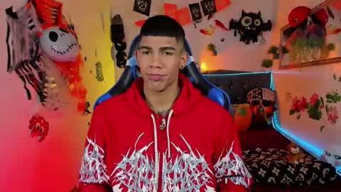 Snapshot of damian_latinxxx chatting on 10/29/25, 03:20 Damian online show from 10/29/25, 03:20