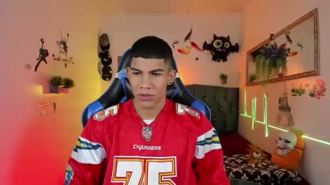 Snapshot of damian_latinxxx chatting on 11/01/25, 03:19 Damian online show from 11/01/25, 03:19