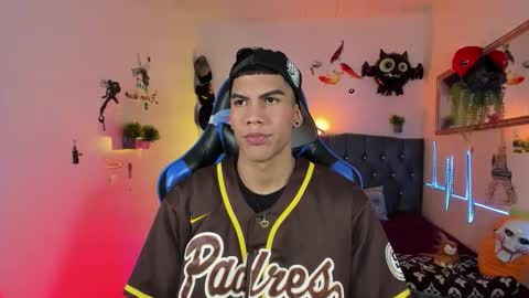 Snapshot of damian_latinxxx chatting on 11/02/25, 03:09 Damian online show from 11/02/25, 03:09