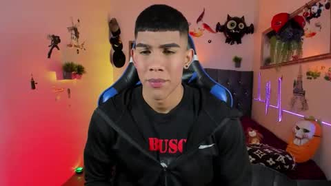 Snapshot of damian_latinxxx chatting on 11/03/25, 03:08 Damian online show from 11/03/25, 03:08