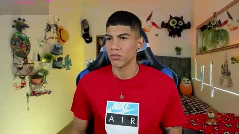 Snapshot of damian_latinxxx chatting on 11/12/25, 03:18 Damian online show from 11/12/25, 03:18