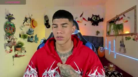 Snapshot of damian_latinxxx chatting on 11/15/25, 03:26 Damian online show from 11/15/25, 03:26