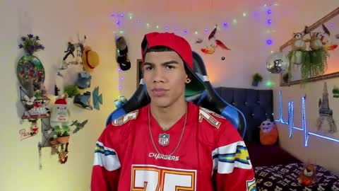 Snapshot of damian_latinxxx chatting on 11/20/25, 03:18 Damian online show from 11/20/25, 03:18