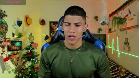 Snapshot of damian_latinxxx chatting on 11/26/25, 03:18 Damian online show from 11/26/25, 03:18