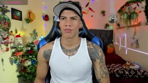 Snapshot of damian_latinxxx chatting on 11/28/25, 03:20 Damian online show from 11/28/25, 03:20