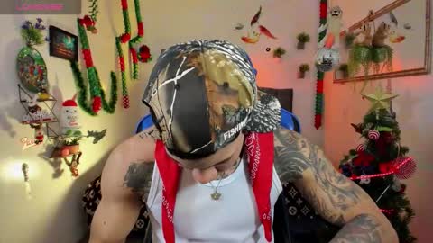 Snapshot of damian_latinxxx chatting on 12/15/25, 03:11 Damian online show from 12/15/25, 03:11