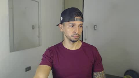 Snapshot of damian_muscle chatting on 09/30/25, 04:34 Damian online show from 09/30/25, 04:34