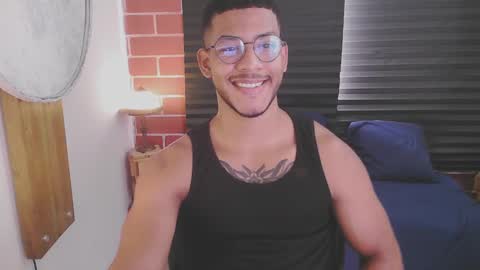 Snapshot of damiann_rees chatting on 02/17/25, 04:04 instagram damiannreed. online show from 02/17/25, 04:04