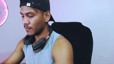 Snapshot of damiann_rees chatting on 02/20/26, 01:24 instagram damiannreed. online show from 02/20/26, 01:24