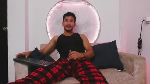 instagram damiannreed. online show from 06/12/26, 11:20
