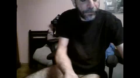 Snapshot of damianour chatting on 10/17/25, 09:01 damianour online show from 10/17/25, 09:01