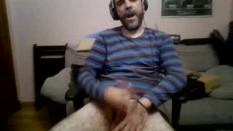 Snapshot of damianour chatting on 10/27/25, 12:47 damianour online show from 10/27/25, 12:47