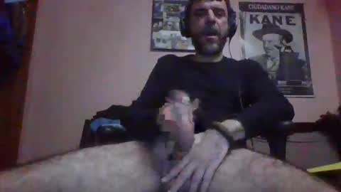 Snapshot of damianour chatting on 12/17/25, 01:33 damianour online show from 12/17/25, 01:33