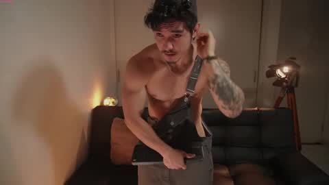 insta damn8   --------  online show from 09/26/25, 11:53