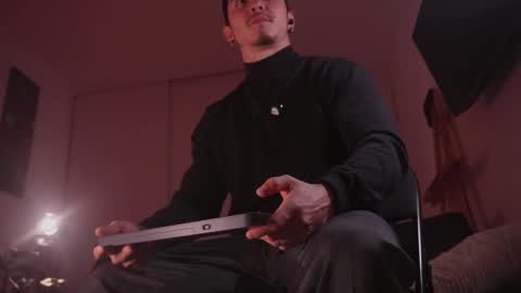 insta damn8   --------  online show from 12/19/25, 11:34