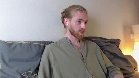 Snapshot of damien_diamond chatting on 09/21/25, 09:38 damien_diamond online show from 09/21/25, 09:38
