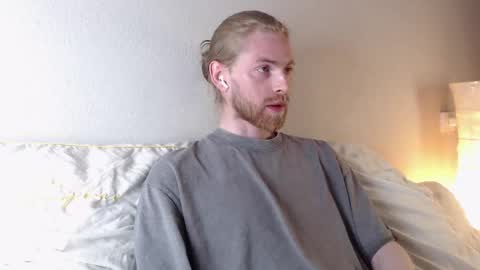 Snapshot of damien_diamond chatting on 10/12/25, 08:52 damien_diamond online show from 10/12/25, 08:52