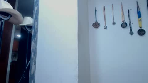 dammuscle online show from 10/01/25, 01:50