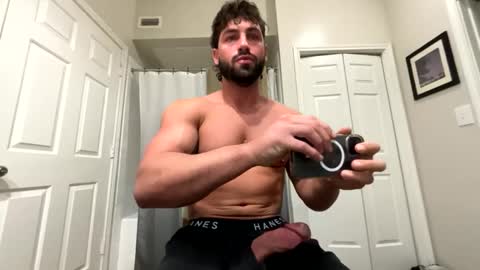 Snapshot of damnimhandsome25 chatting on 02/23/25, 03:40 Clyde online show from 02/23/25, 03:40