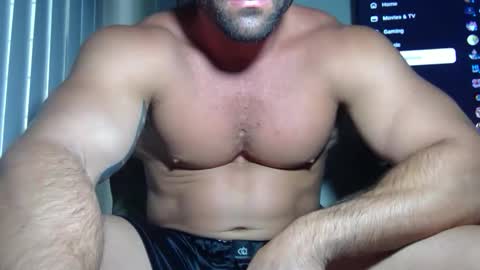 Snapshot of damnimhandsome25 chatting on 05/27/26, 09:12 Clyde online show from 05/27/26, 09:12