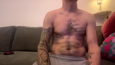 Snapshot of damo111694 chatting on 02/17/26, 09:17 damo111694 online show from 02/17/26, 09:17