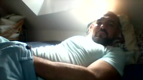 Snapshot of damocles240 chatting on 06/13/26, 09:29 damocles240 online show from 06/13/26, 09:29
