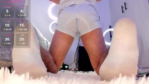 Snapshot of damon_baker0 chatting on 10/16/25, 04:41 Damon bakert online show from 10/16/25, 04:41