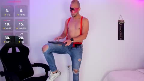 Snapshot of damon_baker0 chatting on 10/18/25, 03:24 Damon bakert online show from 10/18/25, 03:24