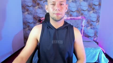 Snapshot of damon_baker0 chatting on 05/14/26, 03:08 Damon bakert online show from 05/14/26, 03:08