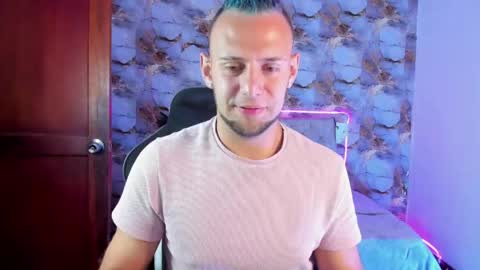 Snapshot of damon_baker0 chatting on 05/20/26, 02:12 Damon bakert online show from 05/20/26, 02:12