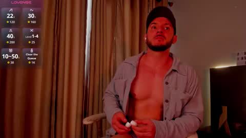 Snapshot of damonsantos chatting on 11/07/25, 03:45 D A M O N online show from 11/07/25, 03:45