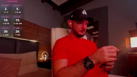 Snapshot of damonsantos chatting on 11/13/25, 02:49 D A M O N online show from 11/13/25, 02:49