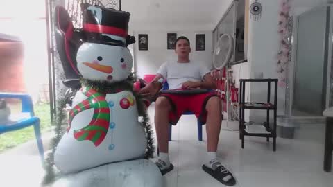 Snapshot of damyan_2003 chatting on 01/05/25, 03:13 damyan_2003 online show from 01/05/25, 03:13