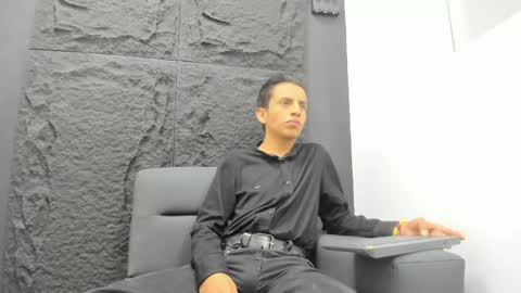 dan_bakerr online show from 04/22/26, 05:54