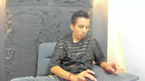 dan_bakerr online show from 04/23/26, 05:08