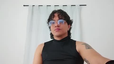 Snapshot of dan_blous chatting on 02/08/26, 01:20 Diane Blosson online show from 02/08/26, 01:20