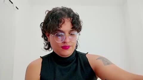 Snapshot of dan_blous chatting on 02/19/26, 01:45 Diane Blosson online show from 02/19/26, 01:45