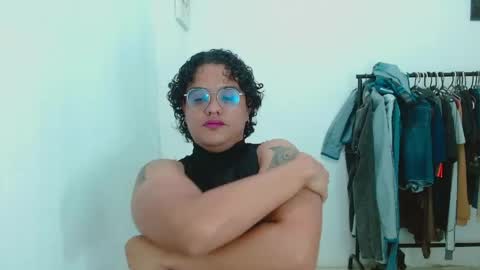 Snapshot of dan_blous chatting on 05/19/26, 01:56 Diane Blosson online show from 05/19/26, 01:56