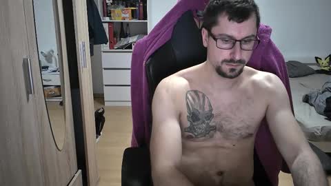 King Dan online show from 03/10/25, 07:07