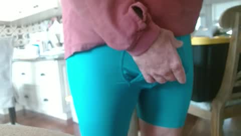 Snapshot of dan_va chatting on 12/08/24, 01:14 Dan online show from 12/08/24, 01:14