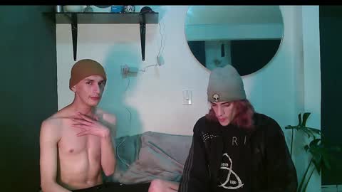 Snapshot of dan_yagami chatting on 01/22/25, 04:02 Dan and Noah online show from 01/22/25, 04:02