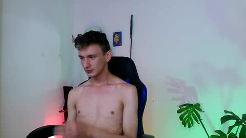 Snapshot of dan_yagami chatting on 09/25/25, 04:43 Dan and Noah online show from 09/25/25, 04:43