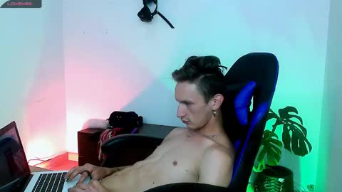 Snapshot of dan_yagami chatting on 10/16/25, 02:23 Dan and Noah online show from 10/16/25, 02:23