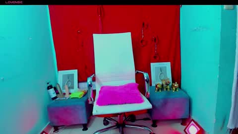 Snapshot of dana_2114 chatting on 11/11/25, 03:06 dana 2114 online show from 11/11/25, 03:06